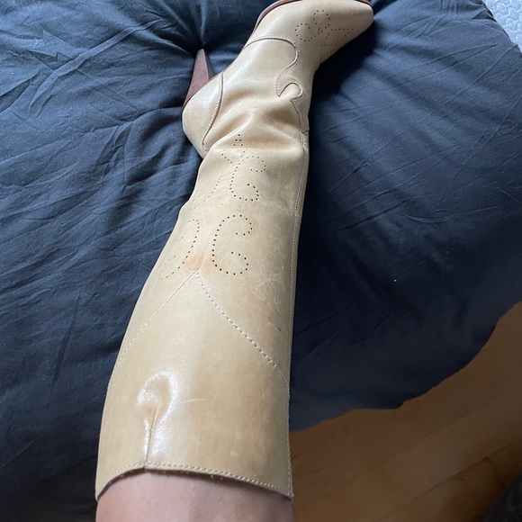 Vintage Tan Leather Cowgirl Boots 5 - Picture 5 of 17